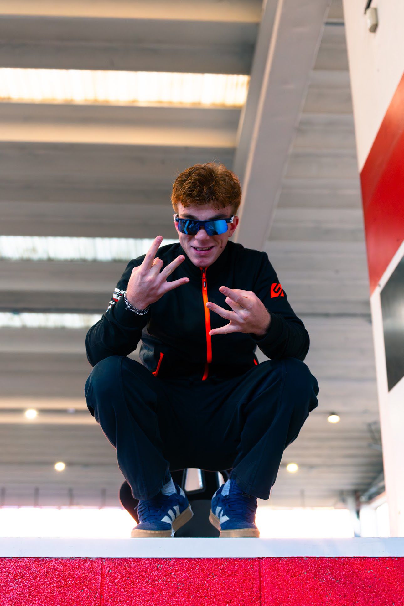 Sorpasso in curva durante campionato go-kart PRIME Racing