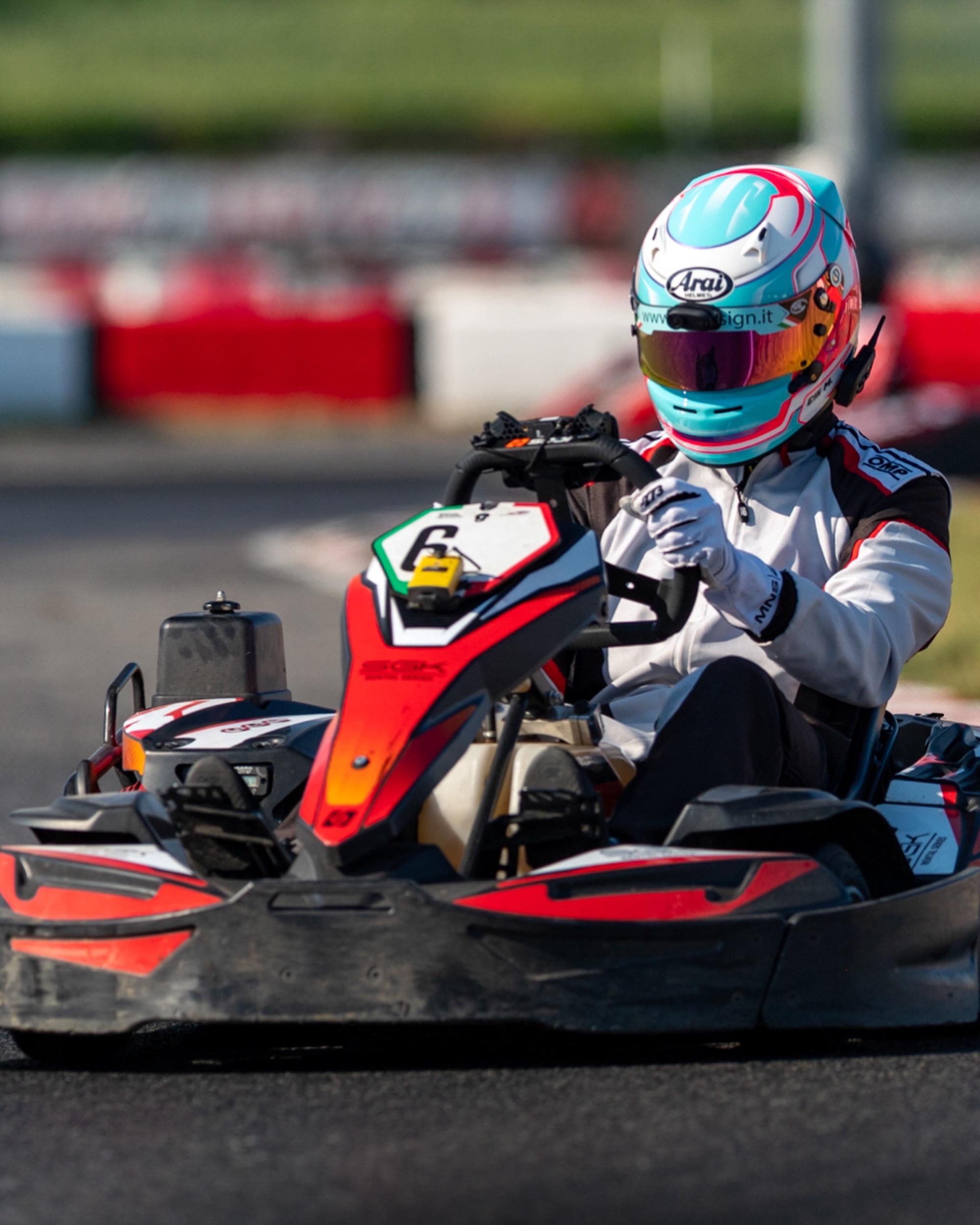 Manuel Elli di PRIME Racing in pista durante una gara di karting rental