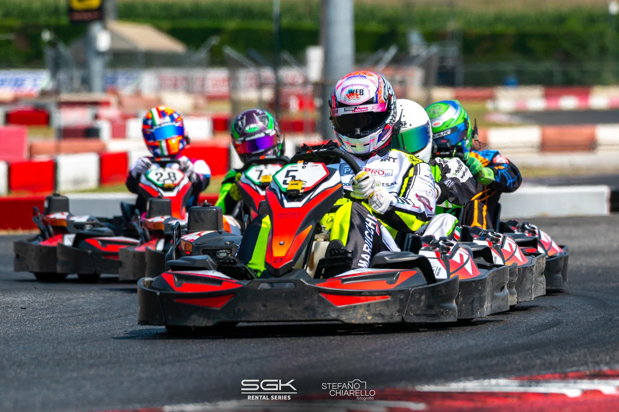 Partenza di una gara SGK Rental Series con i piloti PRIME Racing